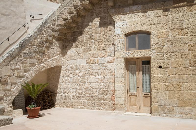 Historia- Dimore Corte Chiesa Corigliano dʼOtranto Eksteriør billede