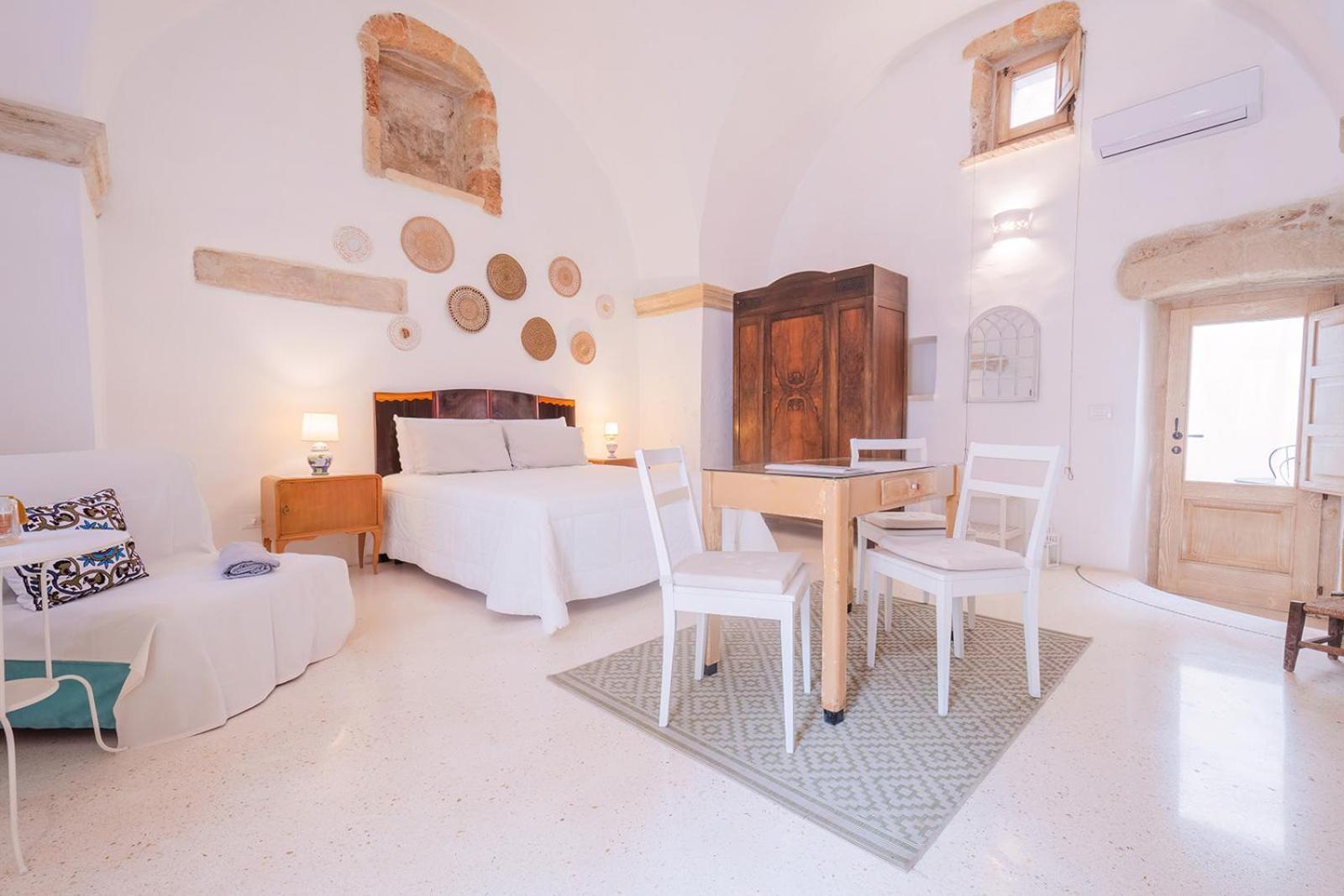Historia- Dimore Corte Chiesa Corigliano dʼOtranto Eksteriør billede
